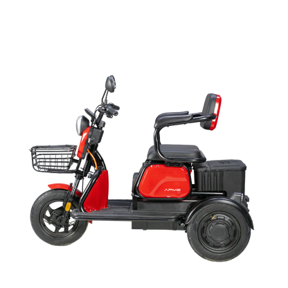Volta APM2 in Rot, Seitenansicht mit Front nach links.