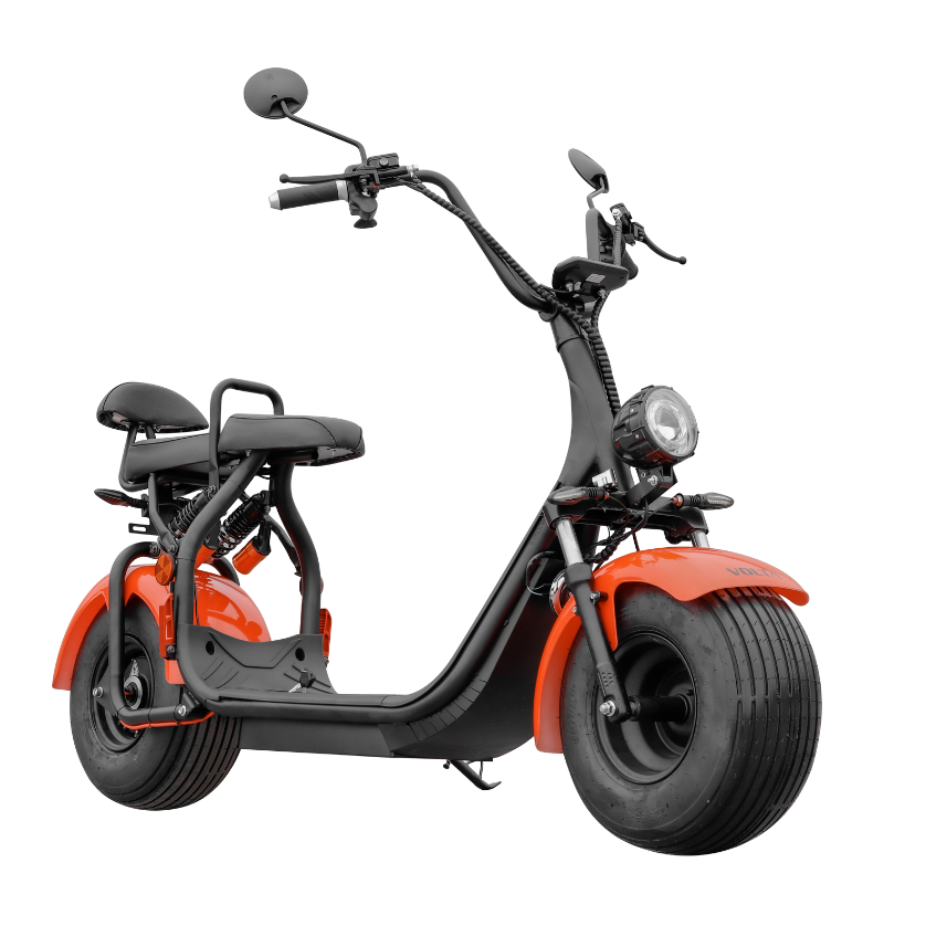 Volta SE 03 MAX in Orange, Dreiviertelansicht von vorn.